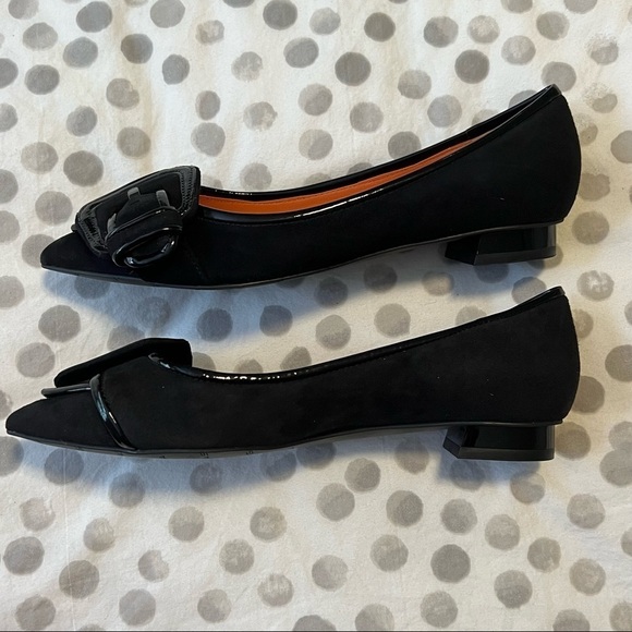 NWT Via Spiga Deandra Black Suede Buckle Pointy Toe Shoes Size 5.5 - Picture 5 of 13